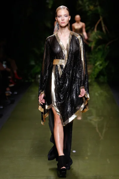 Look 77